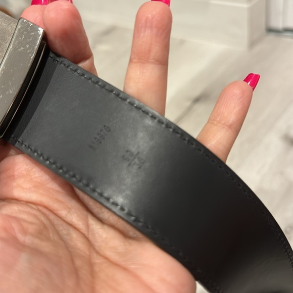 Louis Vuitton Authentic Men’s Leather Pre loved Belt w/Silver Buckle.Size 90/36. - Picture 3 of 9